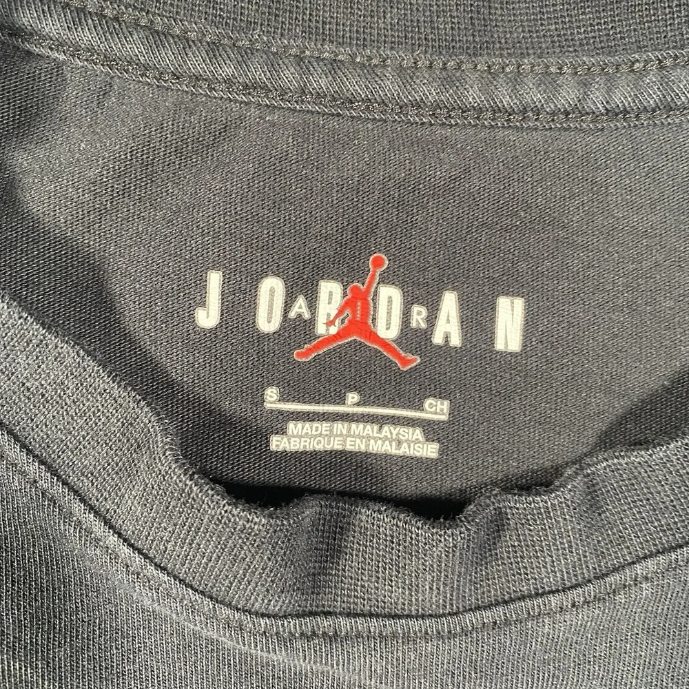 Nike Air Jordan LONDON Embroidered Short Sleeve Shirt Mens Small *BLEMISH* - Picture 3 of 9